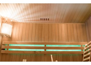 Sauna tradicional de vapor ST-3000C, detalle de iluminación interior